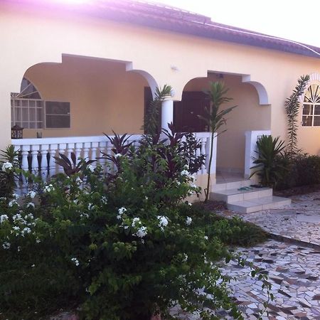 Dream Nest Hotel Brufut Esterno foto