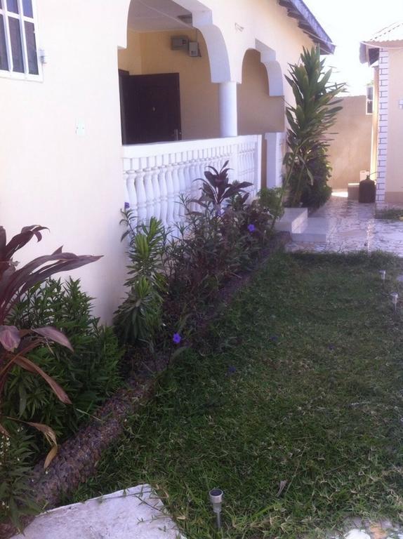 Dream Nest Hotel Brufut Esterno foto